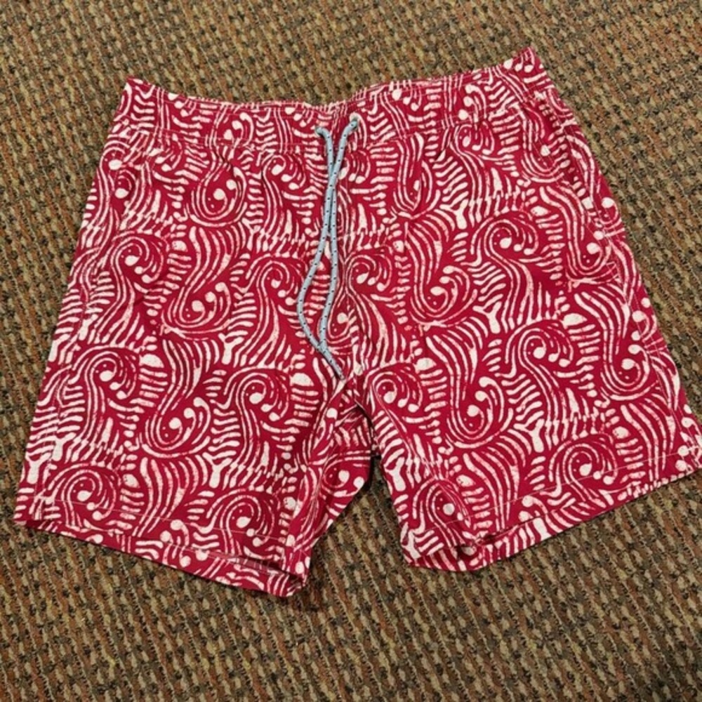 J. Crew 6" swim trunk in batik print Red,‎ Size M